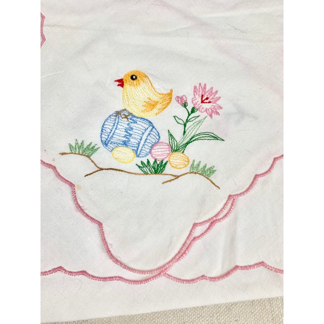Lovely vintage bread basket table linen. Embroidered with a chicken and Easter eggs. Perfect for Easter and spring tables....