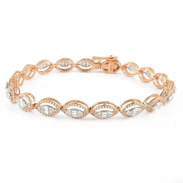 Art Deco 1.86 Ctw Diamond Tennis Bracelet in 18 Karat Solid Rose Gold For Sale - Image 3 of 5