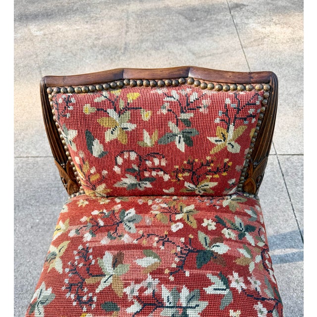 Early 20th Century Antique Karpen French Style Needlepoint Bench, Carved Wood, Floral Tapestry For Sale - Image 5 of 12