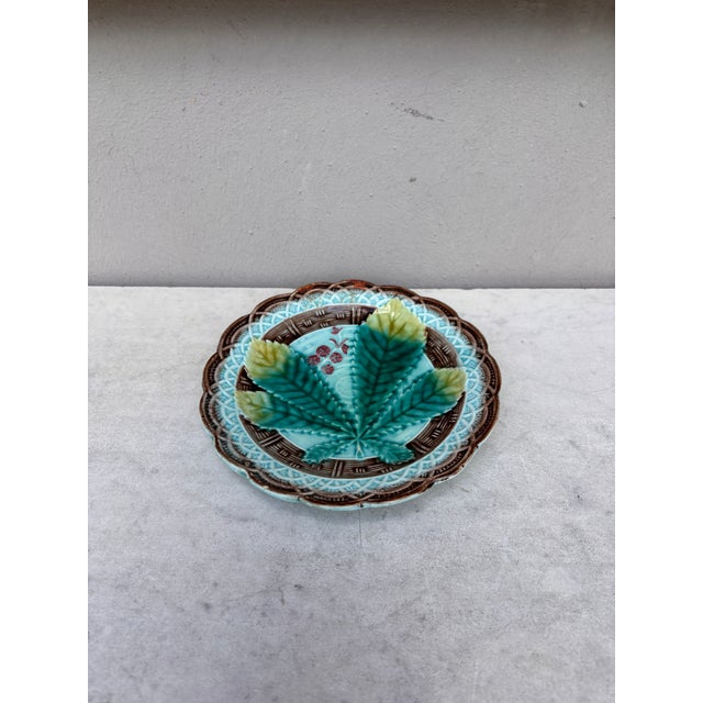 French Country German Majolica Chesnut Leaf Plate , Circa 1890 For Sale - Image 3 of 5
