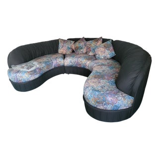 1980s Postmodern Curved 3-Piece Sectional – Sculptural Form – Preview / Directional Style With Milo Baughman Influence For Sale