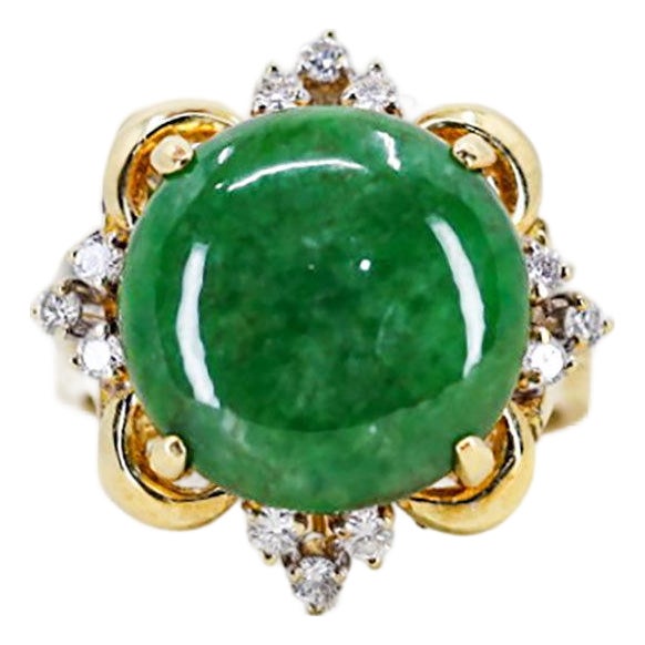 Late 20th Century 18k Jade Ring, Size 5 For Sale