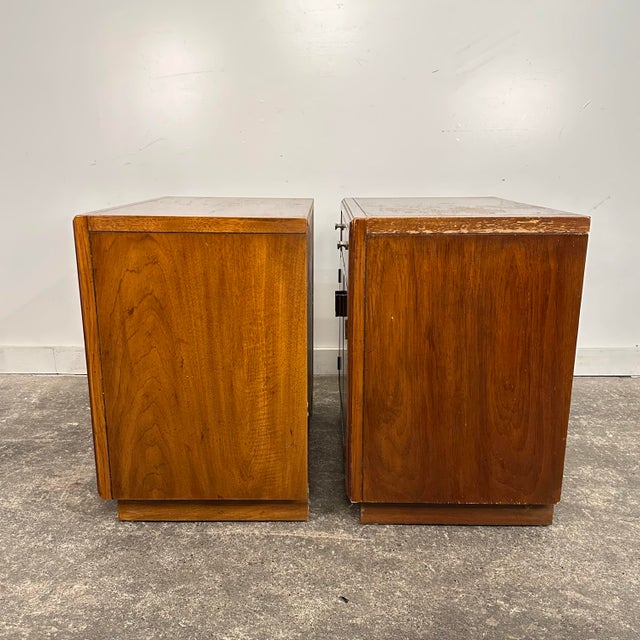 Drexel Heritage Pair of Drexel Heritage Consensus Pecan Nightstands Need Refinished For Sale - Image 4 of 12