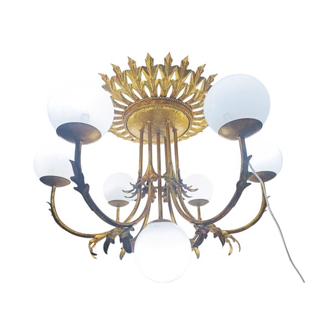 Regency Style Chandelier, 1950s, in Flawless conditions. Designed 1950 to 1959 Up to 250V (Europe/UK Standard).The wiring...