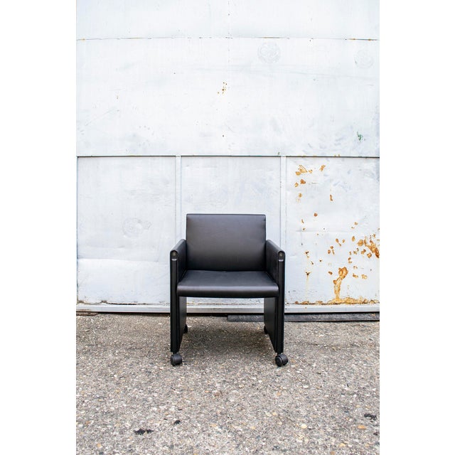 Mid-Century Modern Leather Model Giulietta Chairs by Tobia & Afra Scarpa, Italy, 1988, Set of 4 For Sale - Image 3 of 14