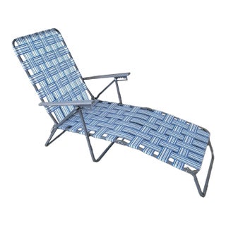 1990s Vintage Webbed Aluminum Folding Lounge Chair For Sale