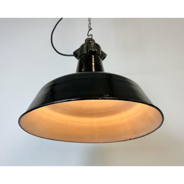 Industrial Black Enamel Factory Lamp with Cast Iron Top from Elektrosvit, 1950s For Sale - Image 14 of 16