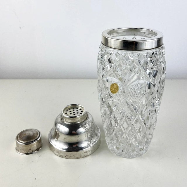Elevate your cocktail experience with this exquisite vintage Italian cocktail shaker. Crafted from high-quality crystal...