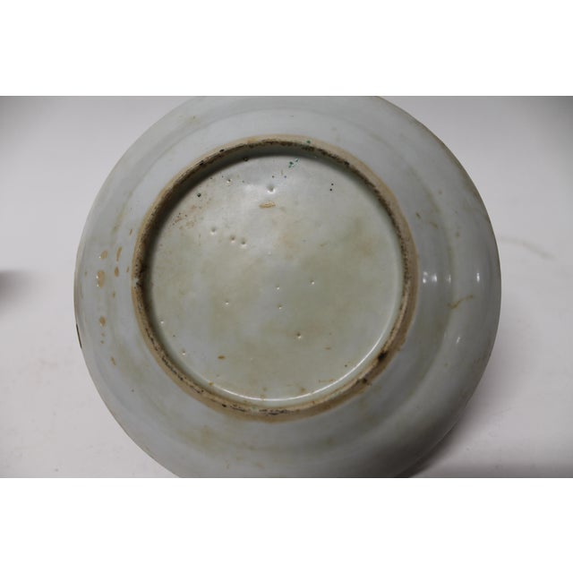 19th Century 19th-Century Chinese Export Porcelain Plates in the Popular "Thousand Butterfly" For Sale - Image 5 of 9