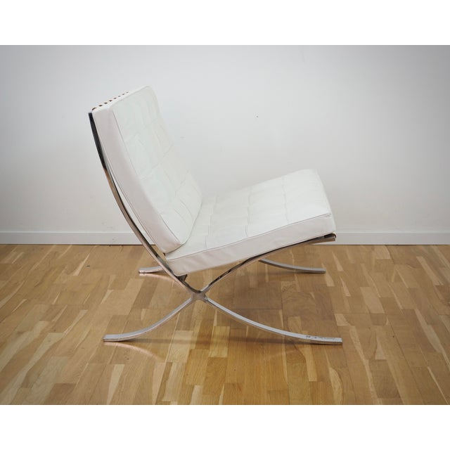 Barcelona Chair in Leather by Ludwig Mies Van Der Rohe for Knoll International For Sale - Image 5 of 13