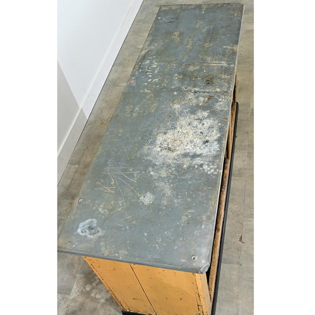 French Shop Counter or Bar with Zinc Top For Sale - Image 17 of 18