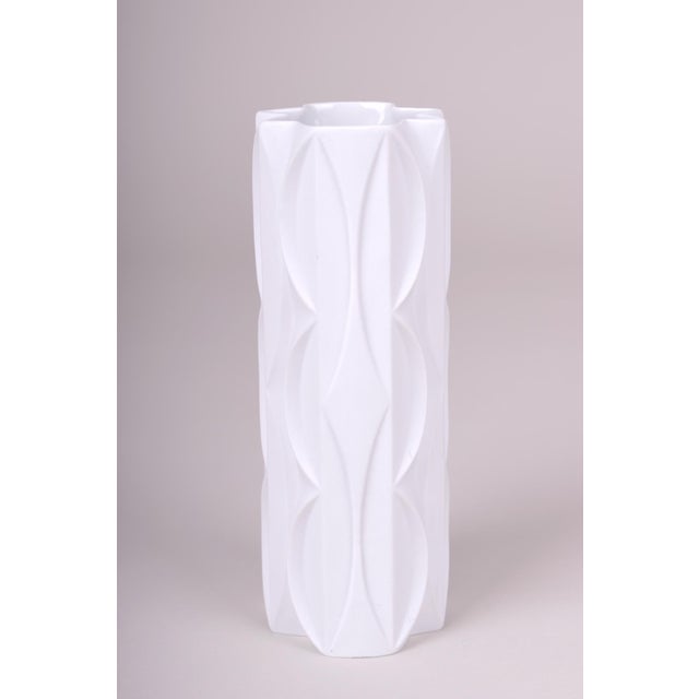 Maker: Scherzer Model number: 515-3 This elegant ceramic vase dates back to the 1960s and was manufactured by the renowned...
