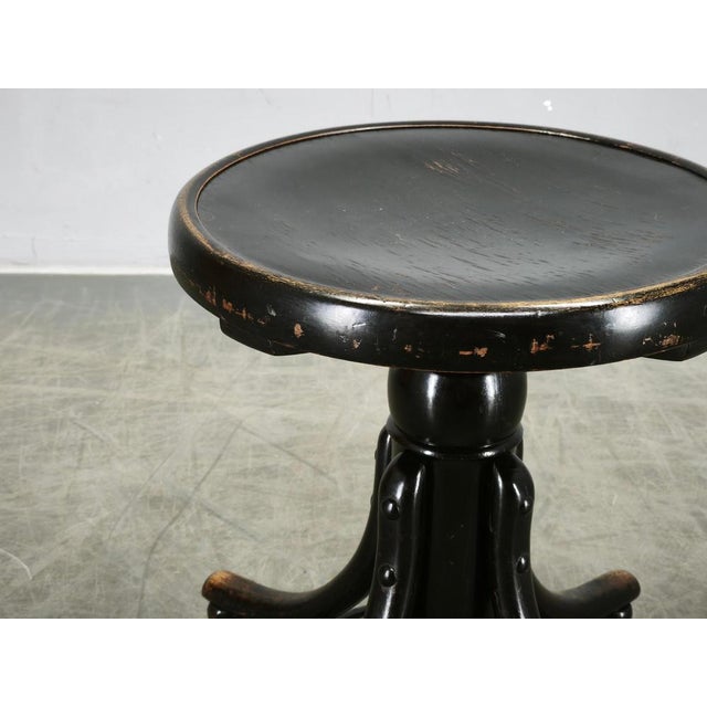1930s Adjustable Bentwood Piano Stool in the style of Thonet, Czechoslovakia, 1930s For Sale - Image 5 of 10