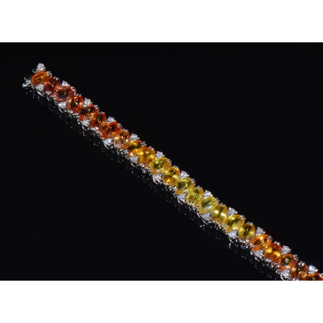 Contemporary Certified Natural 26.80cts vs F Diamond Sunset Gradient Sapphire 18k Solid Gold Tennis Stacking Bracelet For Sale - Image 3 of 15