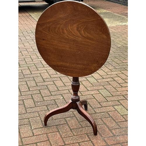 Georgian Mahogany Tilt-Top Wine Table For Sale - Image 4 of 11