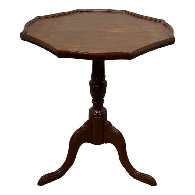Vintage Chippendale Style Mahogany Octagonal Accent / Side Table For Sale