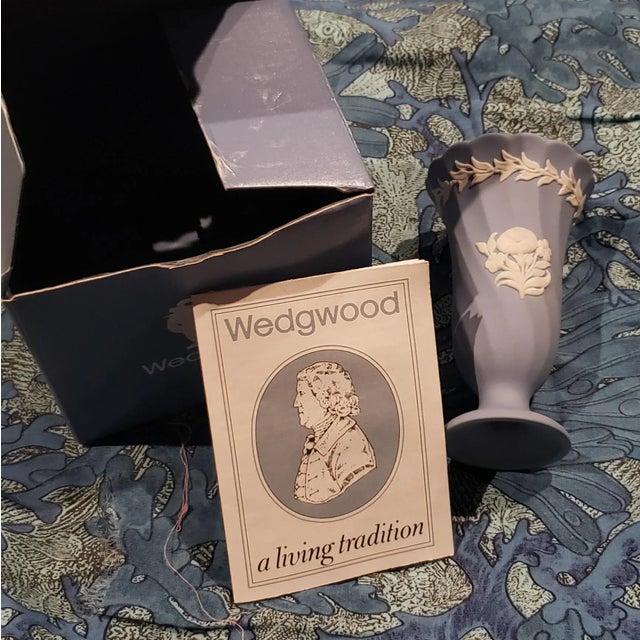 Vintage Wedgwood Fluted Jasper Posy Blue Vase With White Applique For Sale In Baltimore - Image 6 of 7