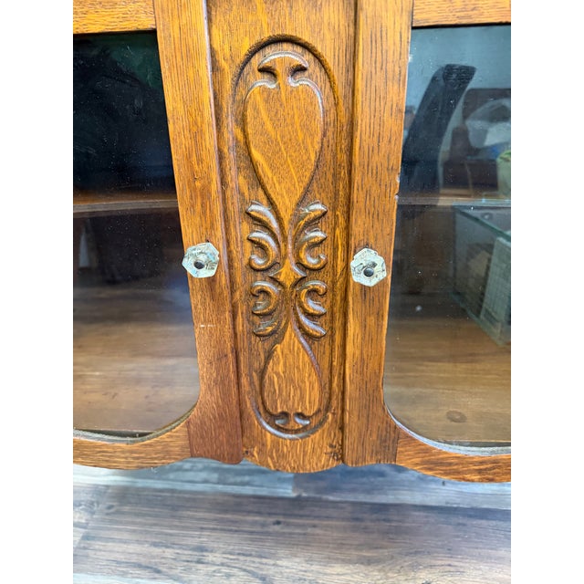Arts & Crafts Antique Quarter-Sawn Oak Buffet With Mirror | Arts & Crafts / Late Victorian Display Cabinet For Sale - Image 3 of 6