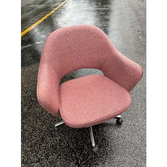Knoll Eero Saarinen for Knoll Executive Armchair, Mid-Century Modern For Sale - Image 4 of 9