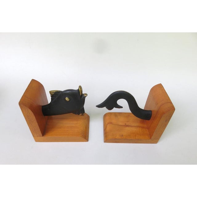 Fish Bookends in Bronze Black & Teak in the style of Walter Bosse, 1950s, Set of 2 For Sale - Image 4 of 18