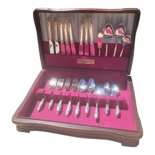 Vintage Community “The Finest Silverplate” Flatware Set 52 pcs in Original Kenized Anti‑Tarnish Chest For Sale