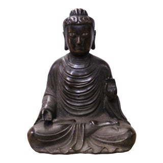 Handmade Bronze Finish Decent Look Sitting Buddha Statue For Sale