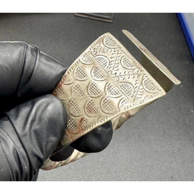 Asian 1990s Hmong Hill Tribe Silver Etched Bangle Cuff Bracelet Set, Vintage For Sale - Image 3 of 11