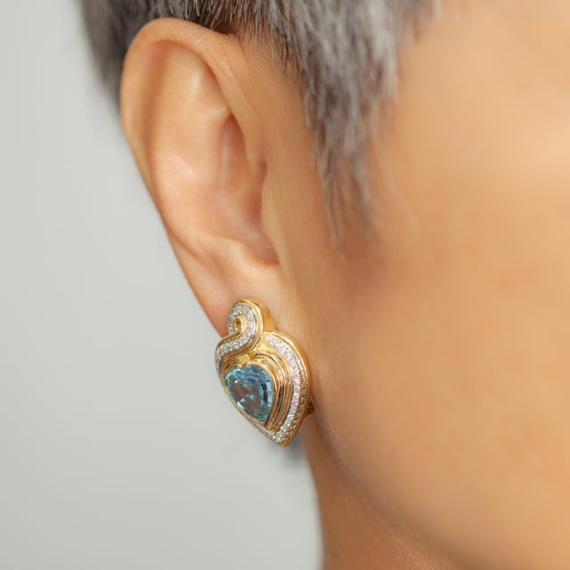 Modern 1990s Rare Gucci 18k Yg Diamond Aquamarine Black Enamel Necklace and Earring Set For Sale - Image 3 of 15