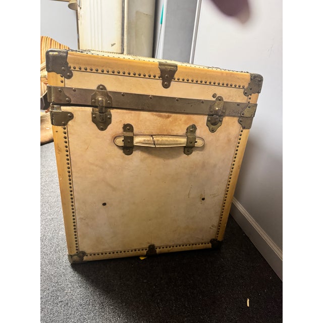 Early 20th Century Oshkosh Wardrobe Steamer Trunk With Original Interior & Diamond Inlay For Sale - Image 6 of 12