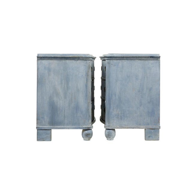 Gustavian (Swedish) Swedish Painted Serpentine-Shaped Chest of Drawers, 1880, Set of 2 For Sale - Image 3 of 10