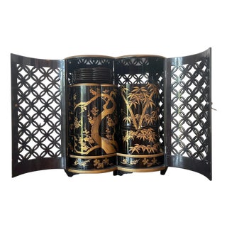 Japanese Maki-e Lacquer Portable Sagejubako Theme of Three Winter Friends For Sale