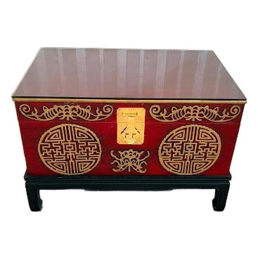 Red Wood Chinese Medallion Hinge-Top Trunk For Sale