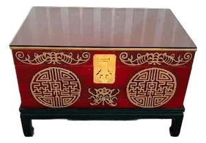 Red Wood Chinese Medallion Hinge-Top Trunk