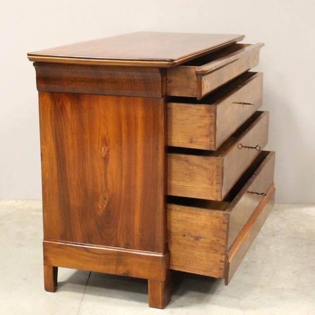 19th Century Louis Philippe Chest of Drawers in Walnut For Sale - Image 6 of 13