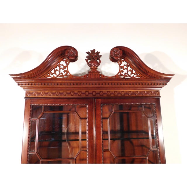 Kindel Winterthur Collection Mahogany 2 Piece Display Curio Cabinet Breakfront For Sale - Image 9 of 18