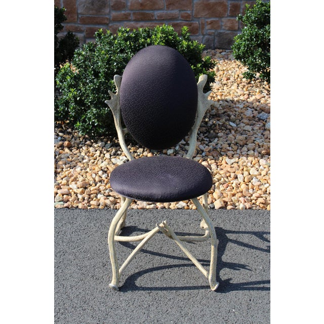I first learned of furniture produced by Arthur Court a few years ago and found the antler pieces to be so unusual. This...