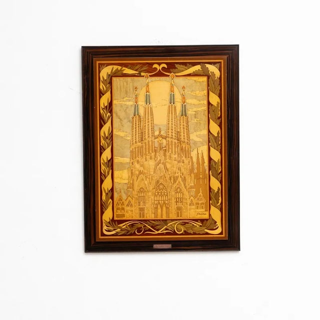 This exceptional marquetry artwork captures the grandeur and beauty of Antoni Gaudí's iconic Sagrada Familia, a symbol of...