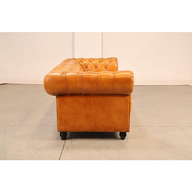 English Traditional Style Leather 'Cheyenne' Chesterfield Sofa For Sale - Image 15 of 18