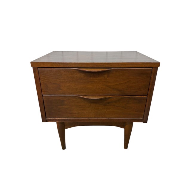 Wood Mid-Century Modern Walnut Nightstands - Set of 2 For Sale - Image 7 of 8