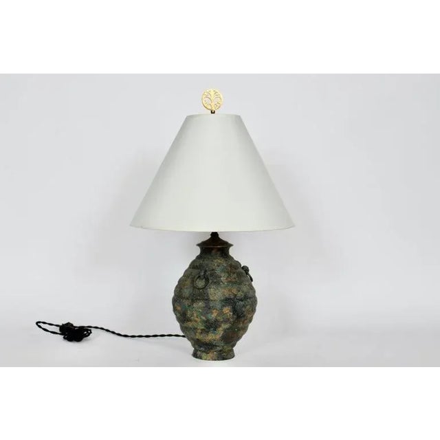 Hollywood Regency Laurel Lamp Company Attributed Ancient Asian Style Bronze Table Lamp, circa 1960 For Sale - Image 3 of 13