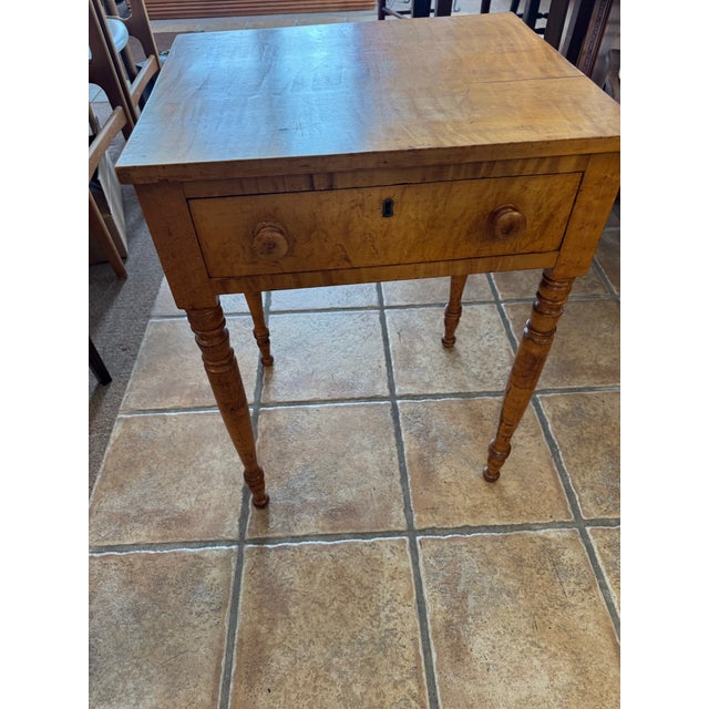 American 1800’s Solid Beautiful Tiger Maple, Curly Maple / Flame Maple Side Table. For Sale - Image 3 of 11