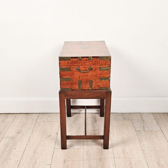 English Early 19th Century Anglo-Indian Campaign Trunk For Sale - Image 3 of 11