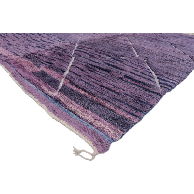 Contemporary Berber Moroccan Rug with Boho Chic Postmodern Style 09'02 x 11'08. With its simplicity, plush pile and Hygge...