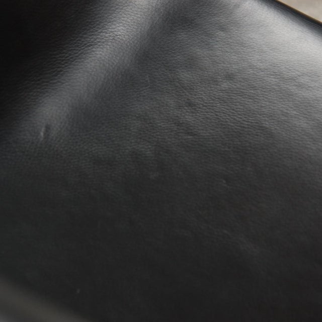 Swan Chair in Black Aura Leather by Arne Jacobsen, 2006 For Sale - Image 18 of 18