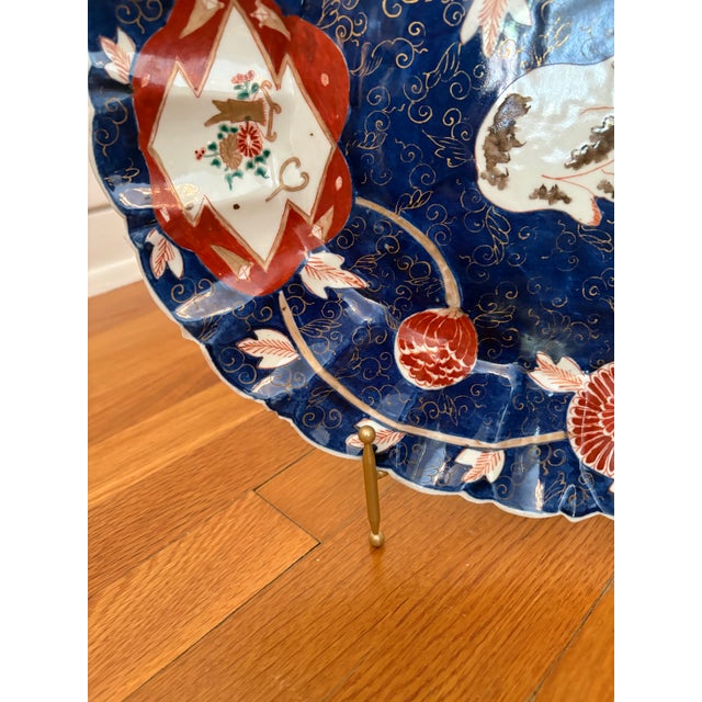 Late 19th Century Meiji Period Large Imari Platter With a Cat For Sale - Image 6 of 12