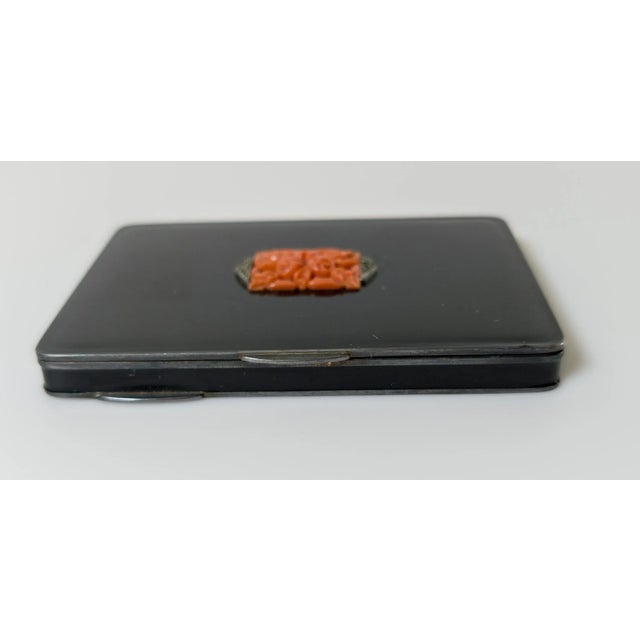 Early 20th Century Art Deco Silver and Enamel Compact With Coral For Sale In New York - Image 6 of 12