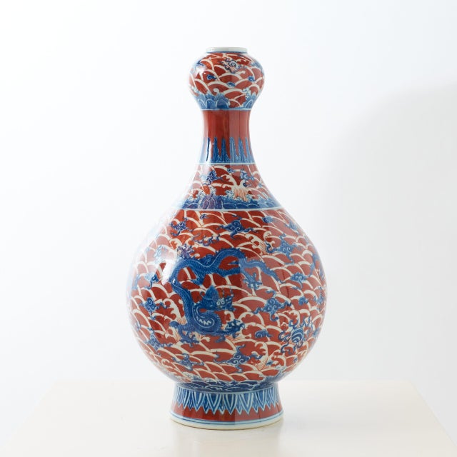 Yuhuchun-Style Porcelain Vase with Dragon Motif For Sale In San Francisco - Image 6 of 11