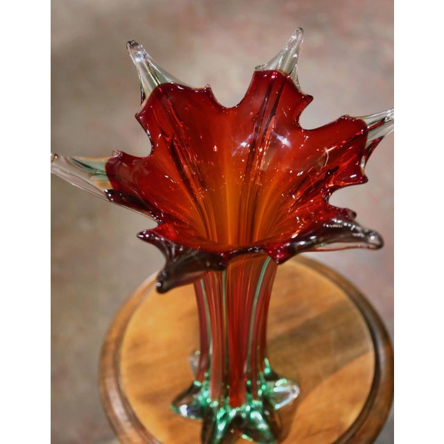 Mid-Century Italian Pulled-Feather Glass Vase Attributed to Murano For Sale In Dallas - Image 6 of 8