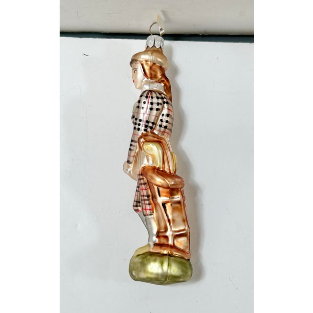 American Vintage Female Golfer Glass Christmas Ornament – Made in Poland For Sale - Image 3 of 9