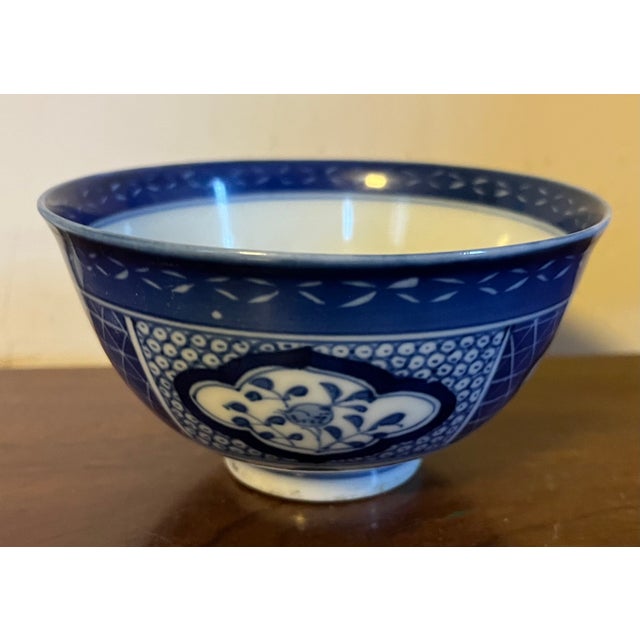 Antique 18th Century Edo Period Japanese Blue & White Porcelain Small Footed Bowl For Sale - Image 10 of 16